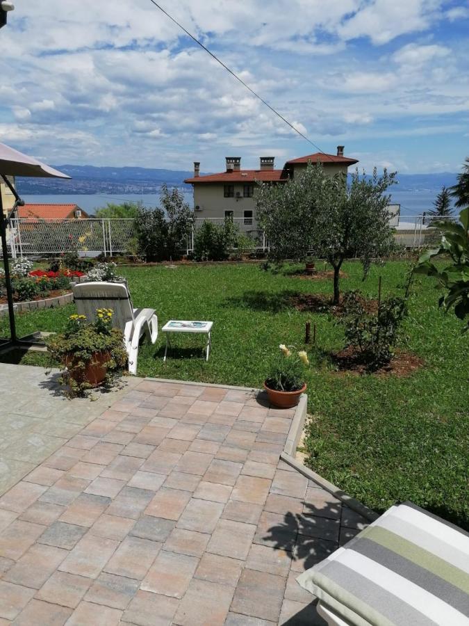 Apartman Lori Ловран Екстер'єр фото